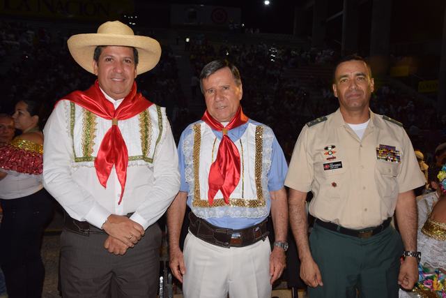 Rodrigo Armando Lara Sánchez, Alcalde de Neiva; Froilán Tiberio Casas Ortiz, Obispo de Neiva y  Oscar Armando Rodríguez Ruíz, Comandante de la IX Brigada.